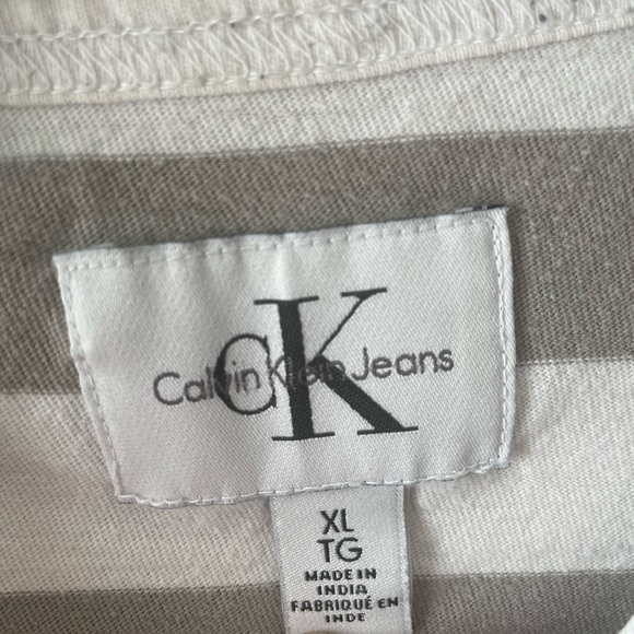 Calvin Klein T shirt - Picture 3 of 3